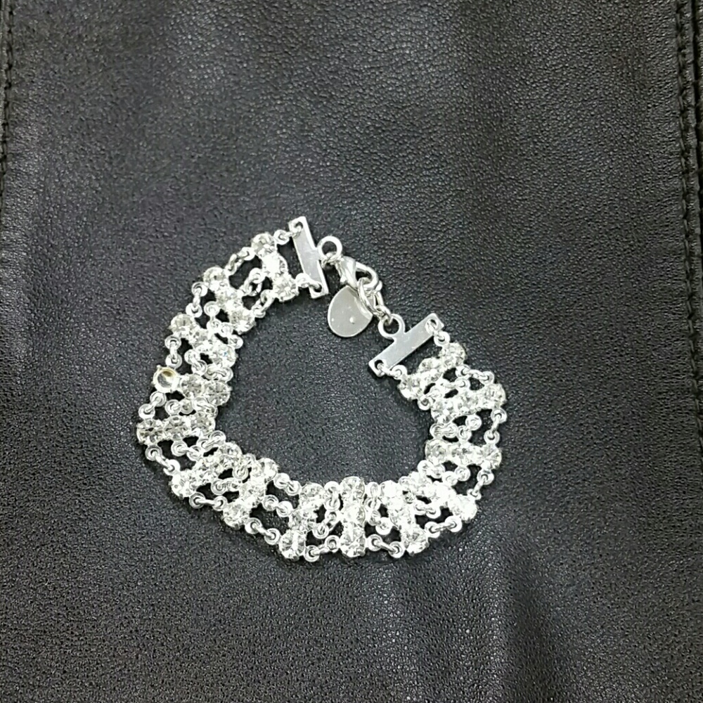 Tennis bracelet